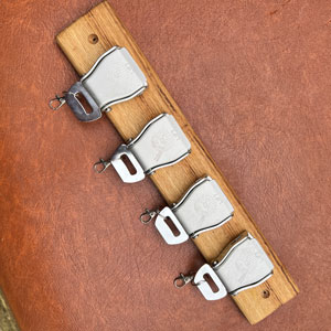 Aeroplane Belt Buckle Key Holder (Oak Quad)